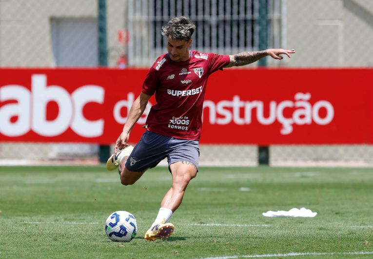imagem da materia: São Paulo segue com preparação para encarar o Grêmio