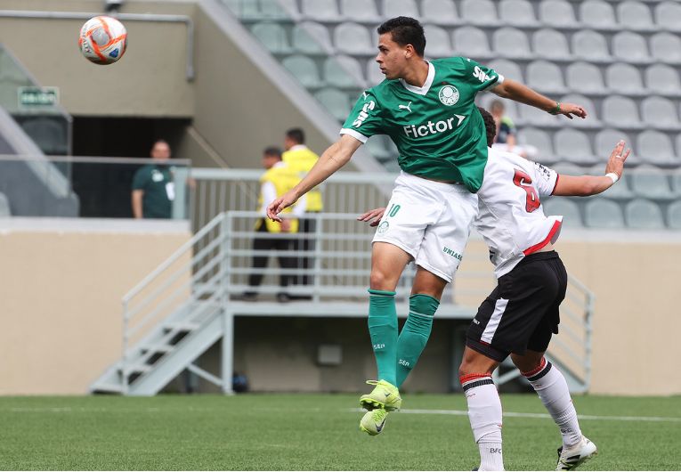 imagem da materia: Palmeiras avança nos mata-mata do Paulista de base