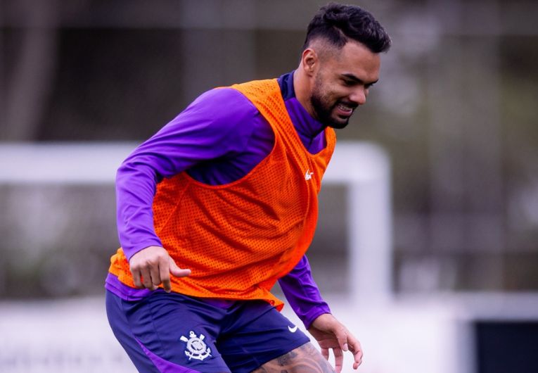 imagem da materia: Raniele projeta duelo o clássico contra o Santos