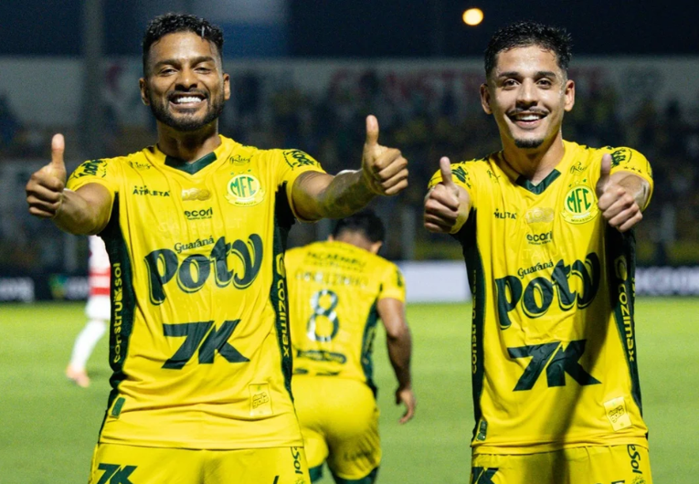 imagem da materia: Mirassol vence Inter com tranquilidade e segue firme no G-4 do Brasileirão