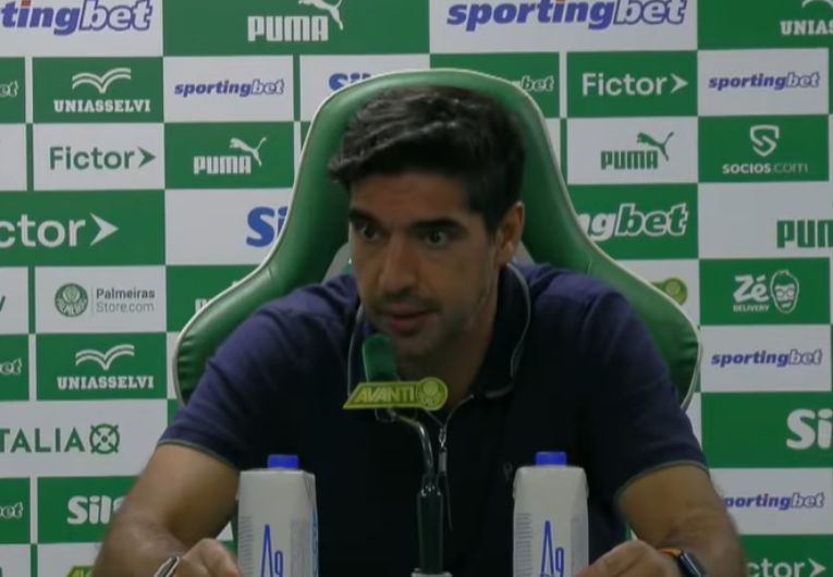 imagem da materia: Abel Ferreira elogia Vitor Roque e fala sobre convocação