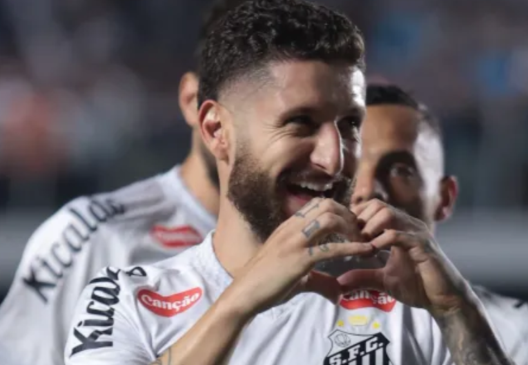 imagem da materia: Zé Rafael comemora triunfo: