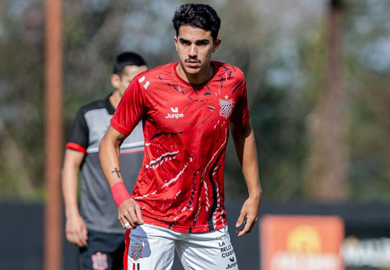 imagem da materia: Paulista acerta mais uma renovação com volante para 2026