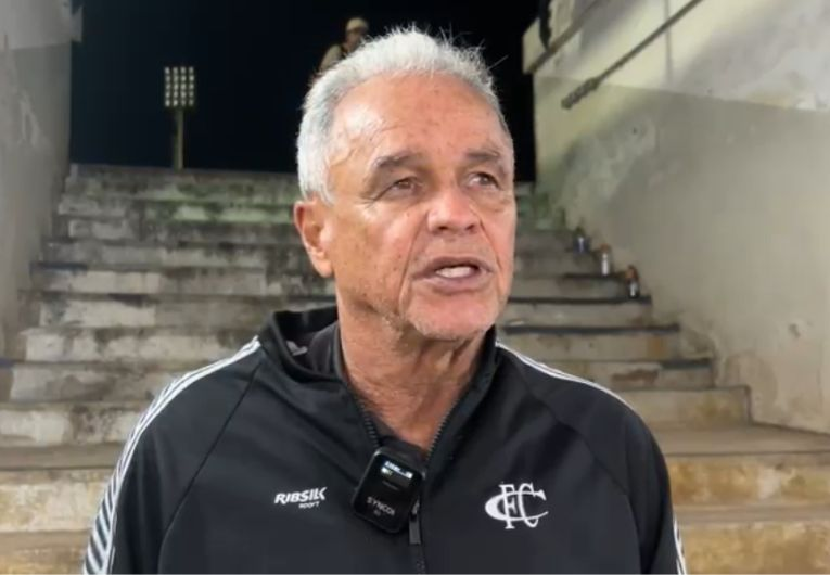 imagem da materia: Roberval comenta sua situação contratual com Comercial