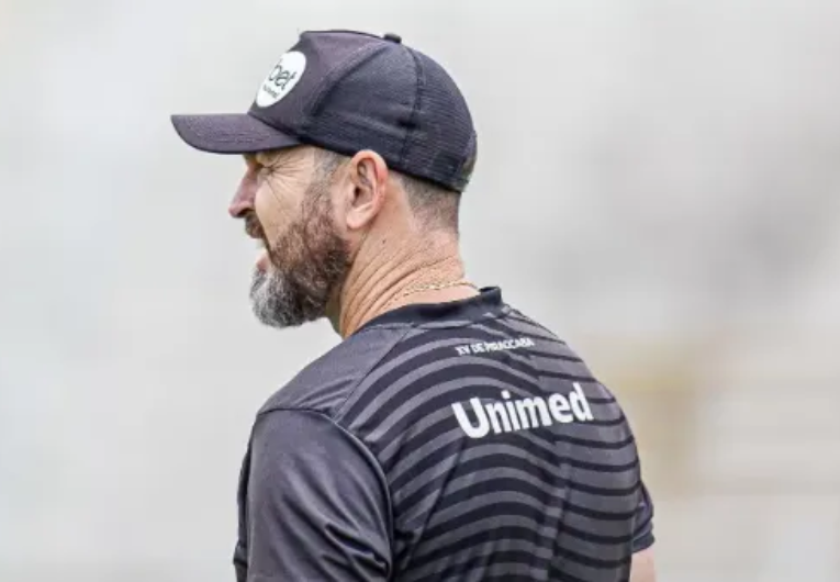 imagem da materia: Egert exalta torcida do XV e espírito da equipe para decisão