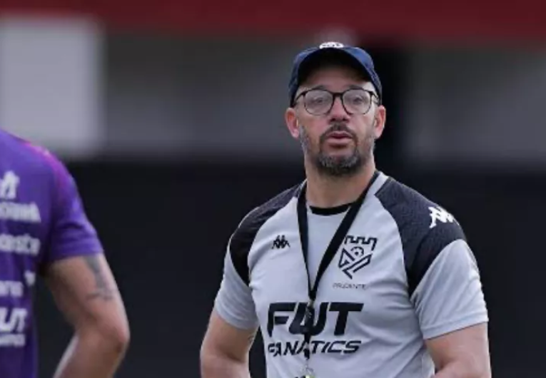 imagem da materia: Rogério Corrêa comenta sobre reforços no Prudente para 2026