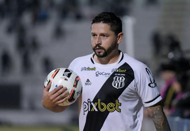 imagem da materia: Pilar da Ponte, Elvis recebe sondagens às vésperas da final