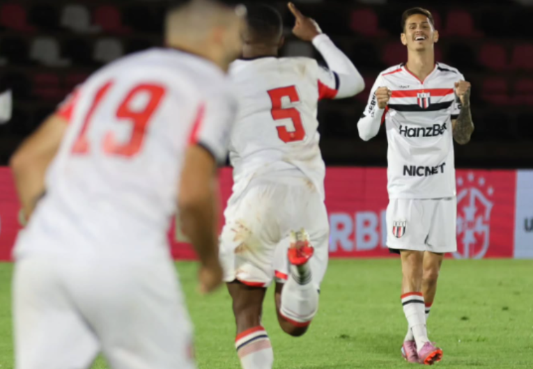 imagem da materia: Botafogo-SP e Cuiabá empatam em duelo eletrizante na Série B