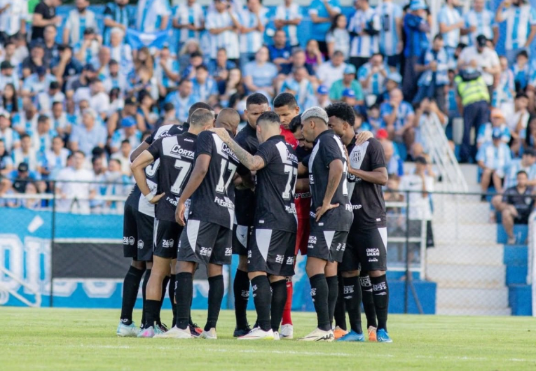 imagem da materia: Ponte Preta fica a uma vitória de título nacional inédito