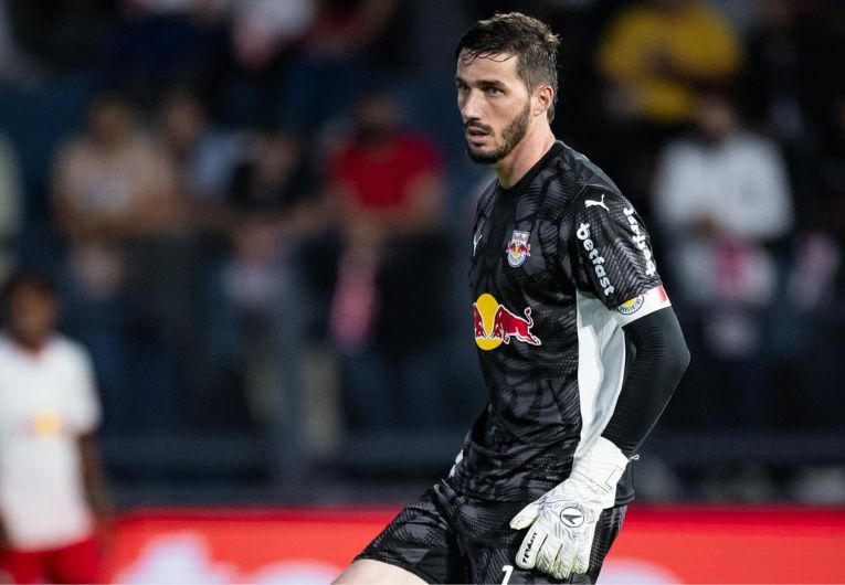 imagem da materia: Com Cleiton de volta, veja provável escalação do Bragantino