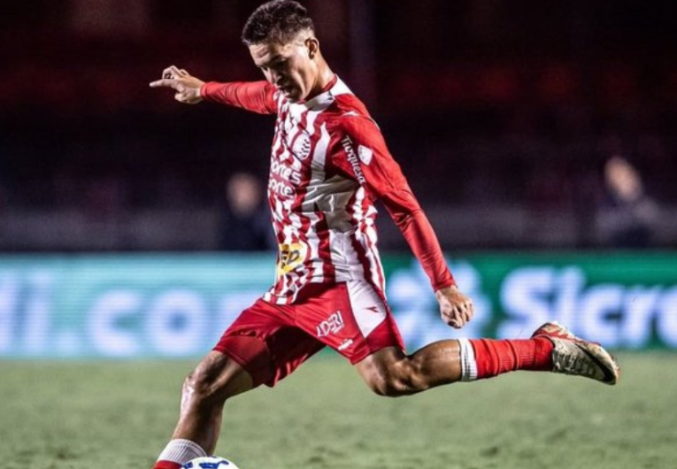 imagem da materia: São Paulo aposta em promessa do Náutico e contrata meia de 16 anos