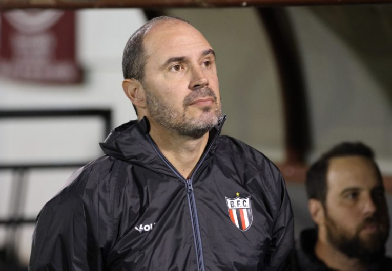 imagem da materia: Botafogo-SP terá três técnicos pela 1ª vez na Série B