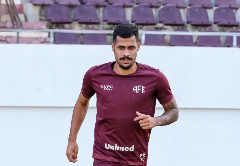 imagem da materia: Ferroviária segue avaliando Medina para jogo com Vila Nova