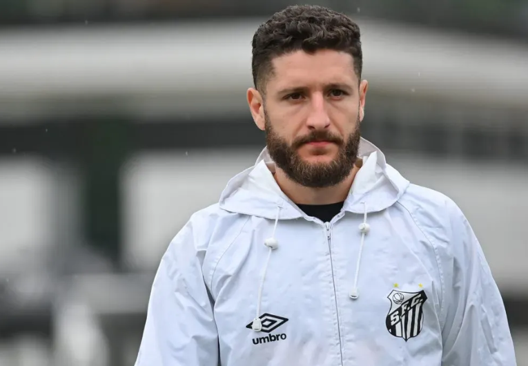 imagem da materia: Zé Rafael alerta Santos sobre falta de efetividade no ataque