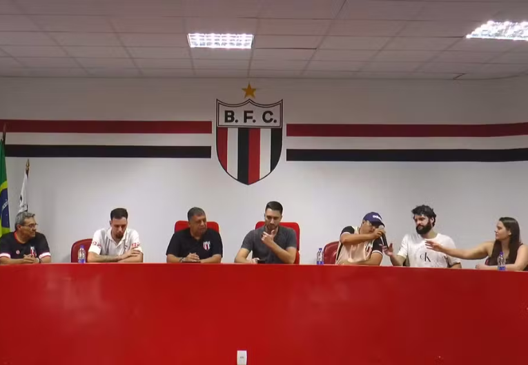 imagem da materia: Botafogo lança vaquinha online para tentar aliviar dívidas