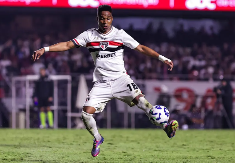 imagem da materia: Wendell sofre ruptura e pode não atuar mais pelo São Paulo em 2025