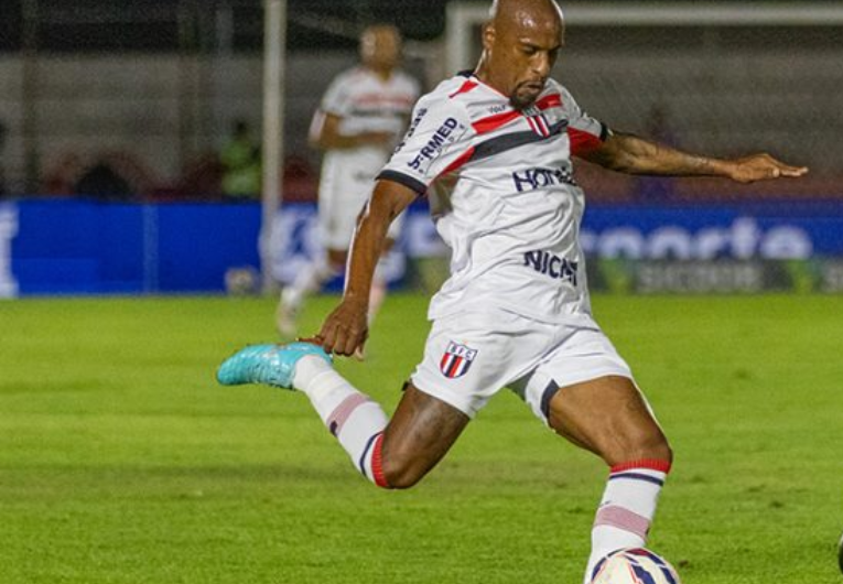 imagem da materia: Jeferson completa 350 jogos e busca vitória pelo Botafogo-SP