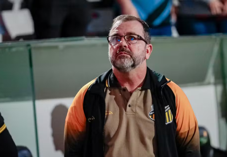 imagem da materia: Enderson Moreira chega a 10 jogos no comando do Novorizontino