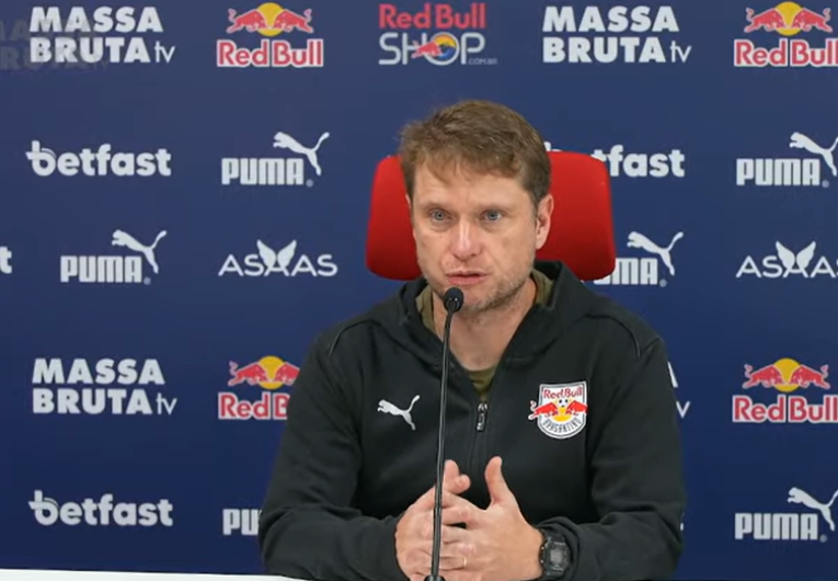 imagem da materia: Seabra admite incômodo e faz alerta ao Bragantino após derrota