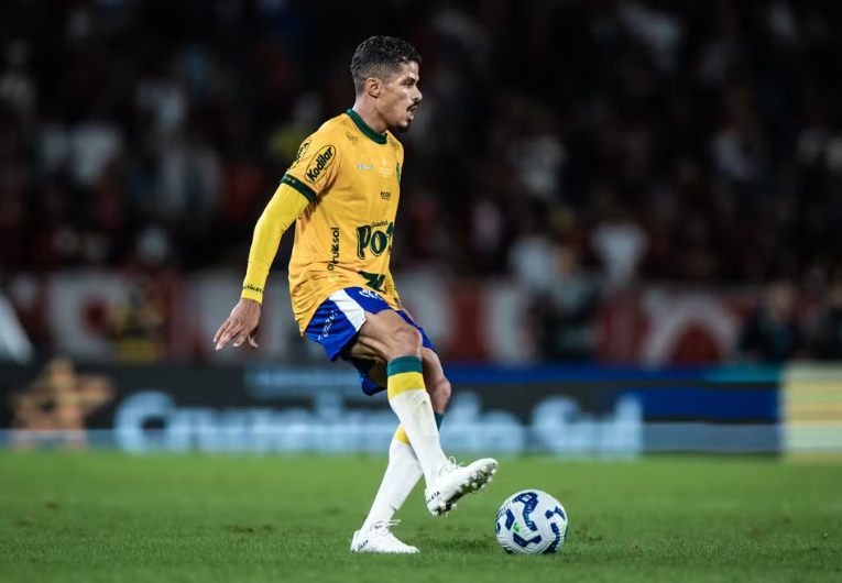 imagem da materia: Neto Moura e Gabriel retornam para duelo com Fluminense