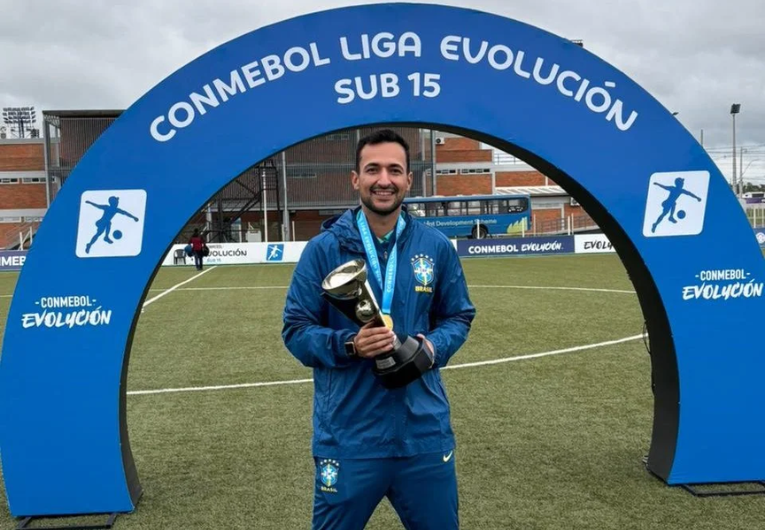 imagem da materia: Renato Gelak conquista título sul-americano com o Brasil