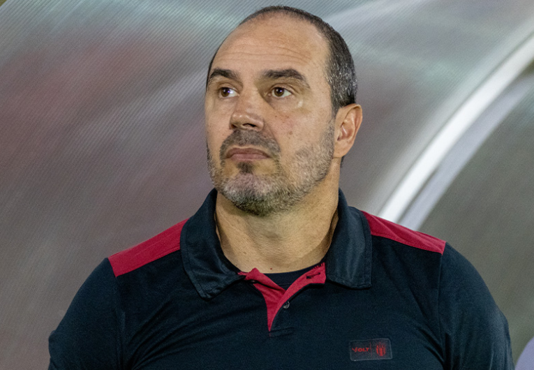 imagem da materia: Botafogo-SP anuncia saída do técnico Allan Aal