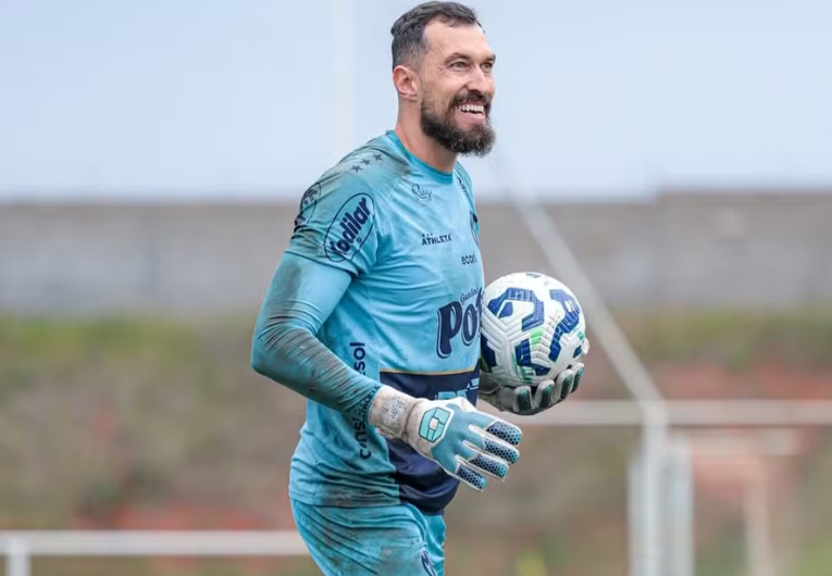 imagem da materia: Walter projeta duelo contra o Corinthians