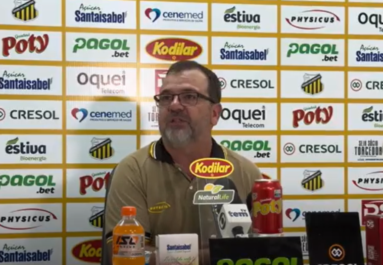 imagem da materia: Enderson elogia postura do Tigre após vitória sobre o Operário