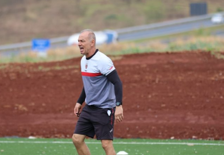 imagem da materia: Ivan Izzo vê Botafogo-SP confiante após empate