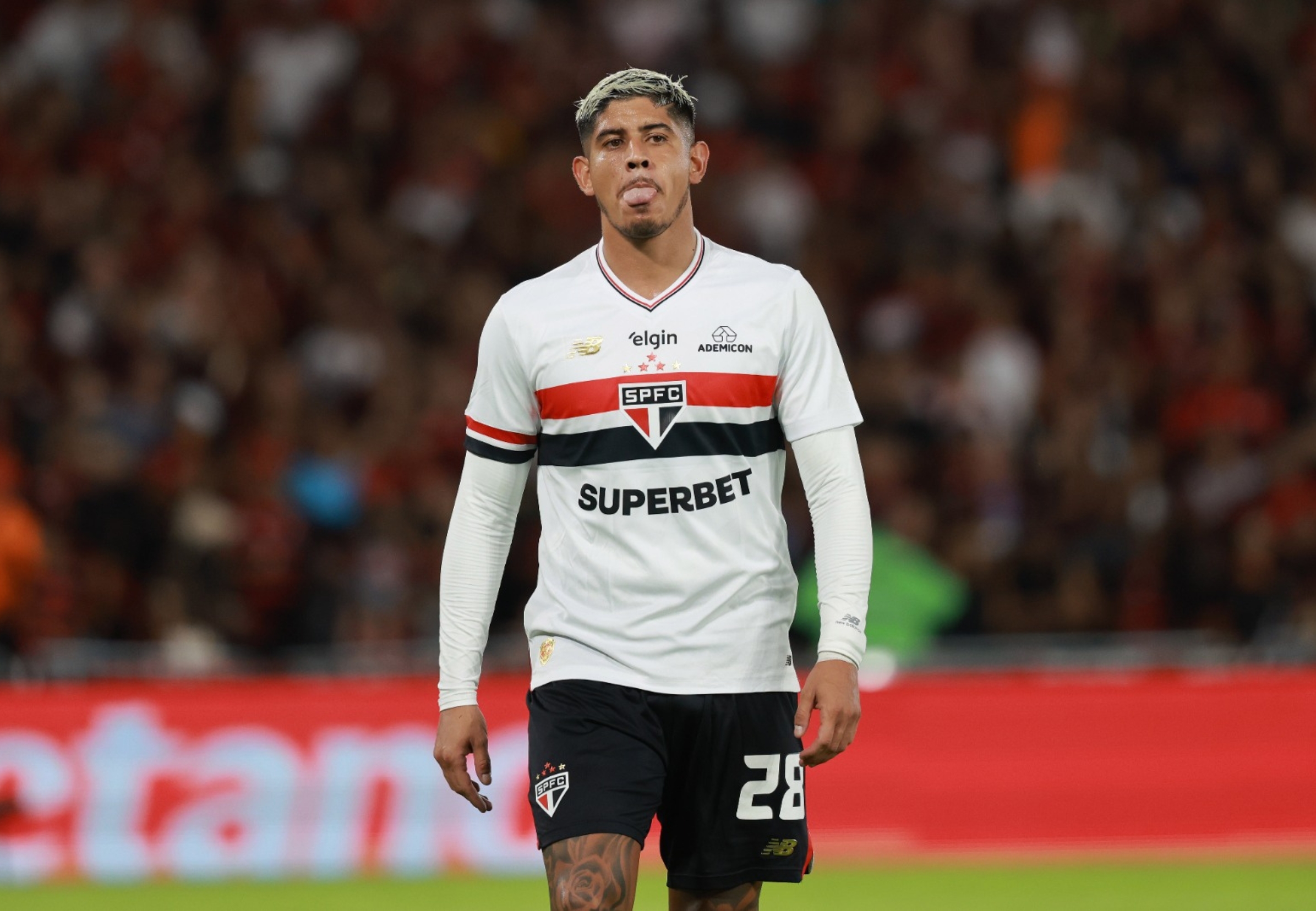 imagem da materia: São Paulo sofre com defesa vazada e ataque ineficiente