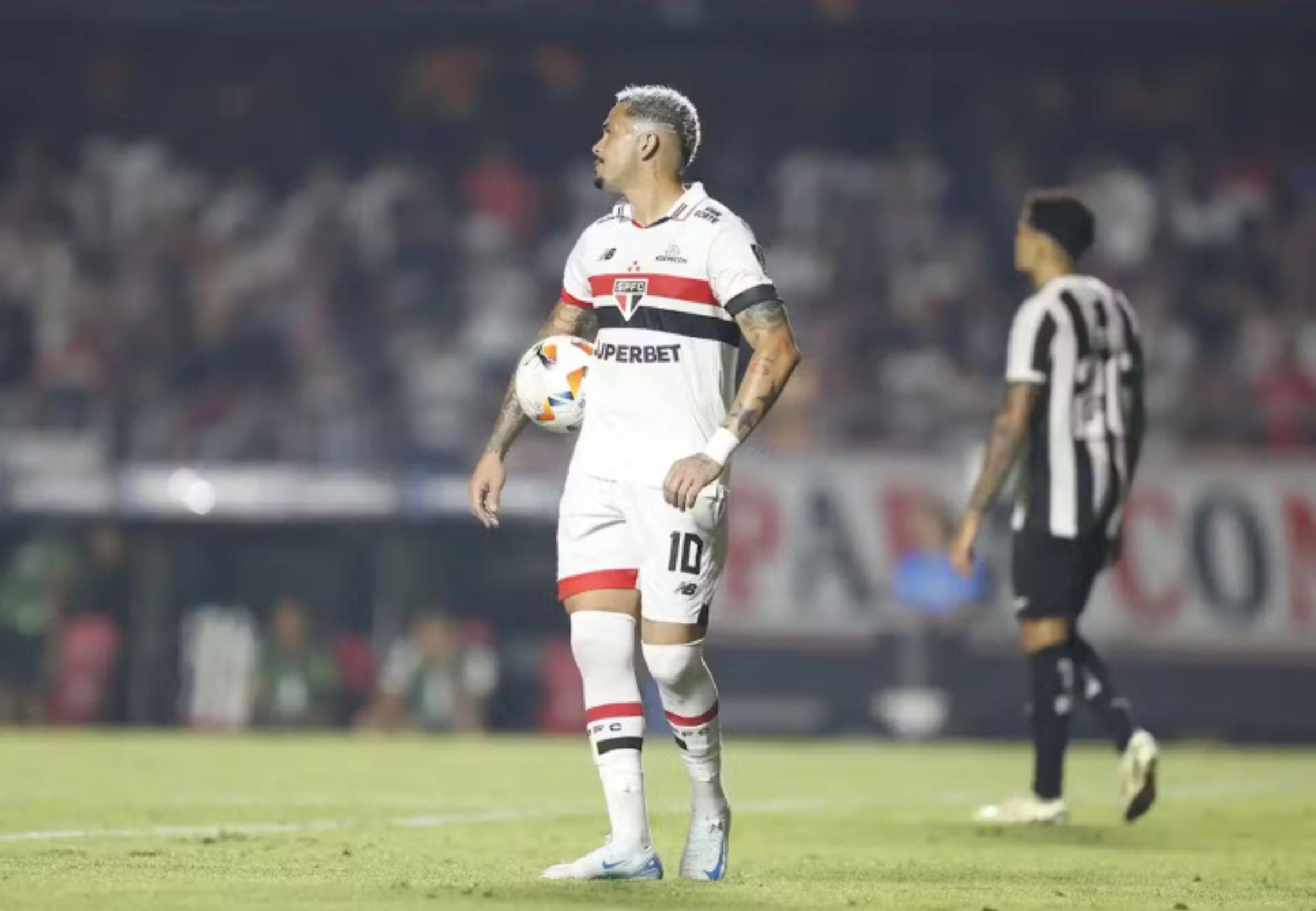 imagem da materia: São Paulo tenta evitar pior sequência de derrotas desde 2013