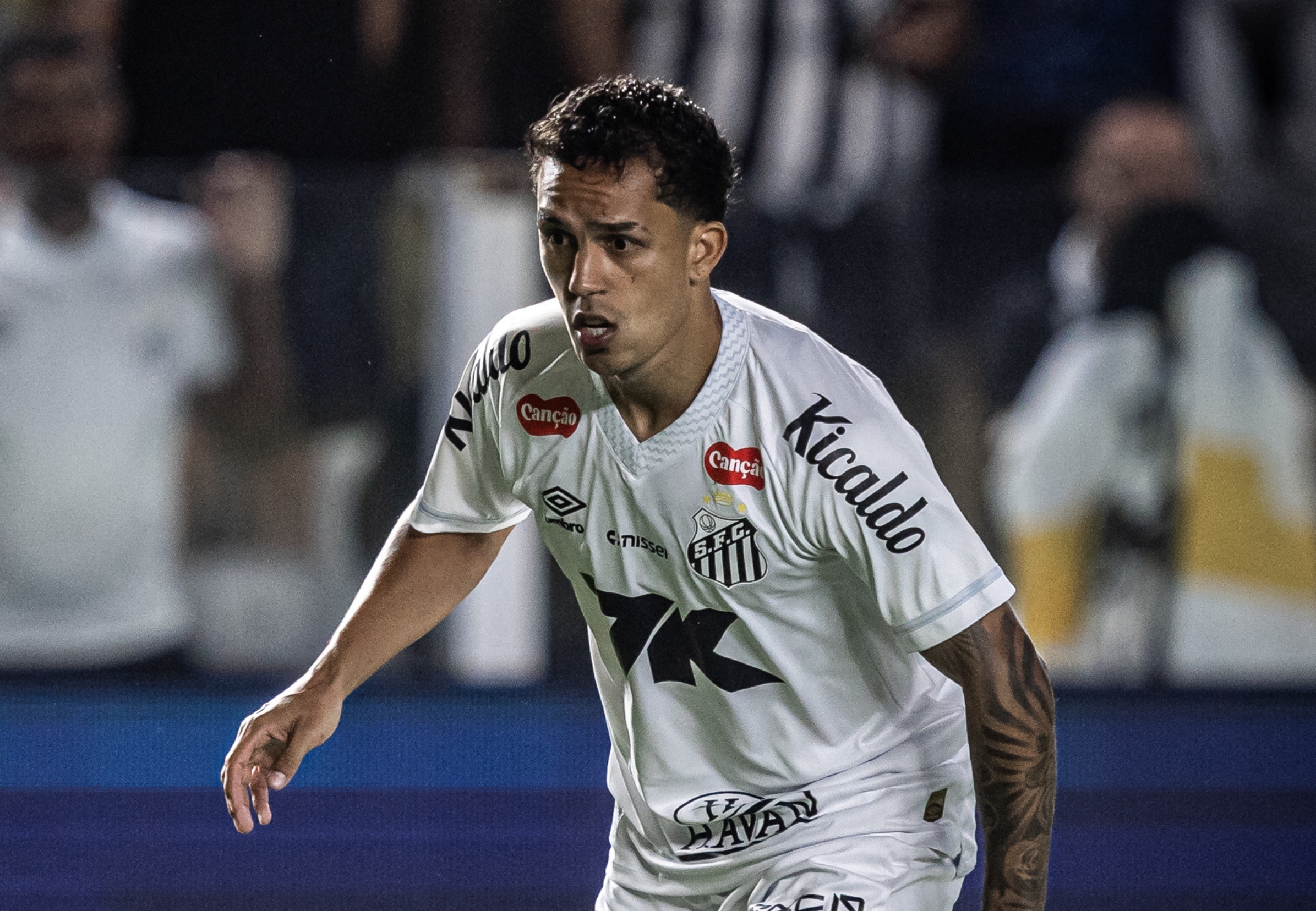 imagem da materia: Mayke é desfalque e Igor Vinícius herda vaga de titular