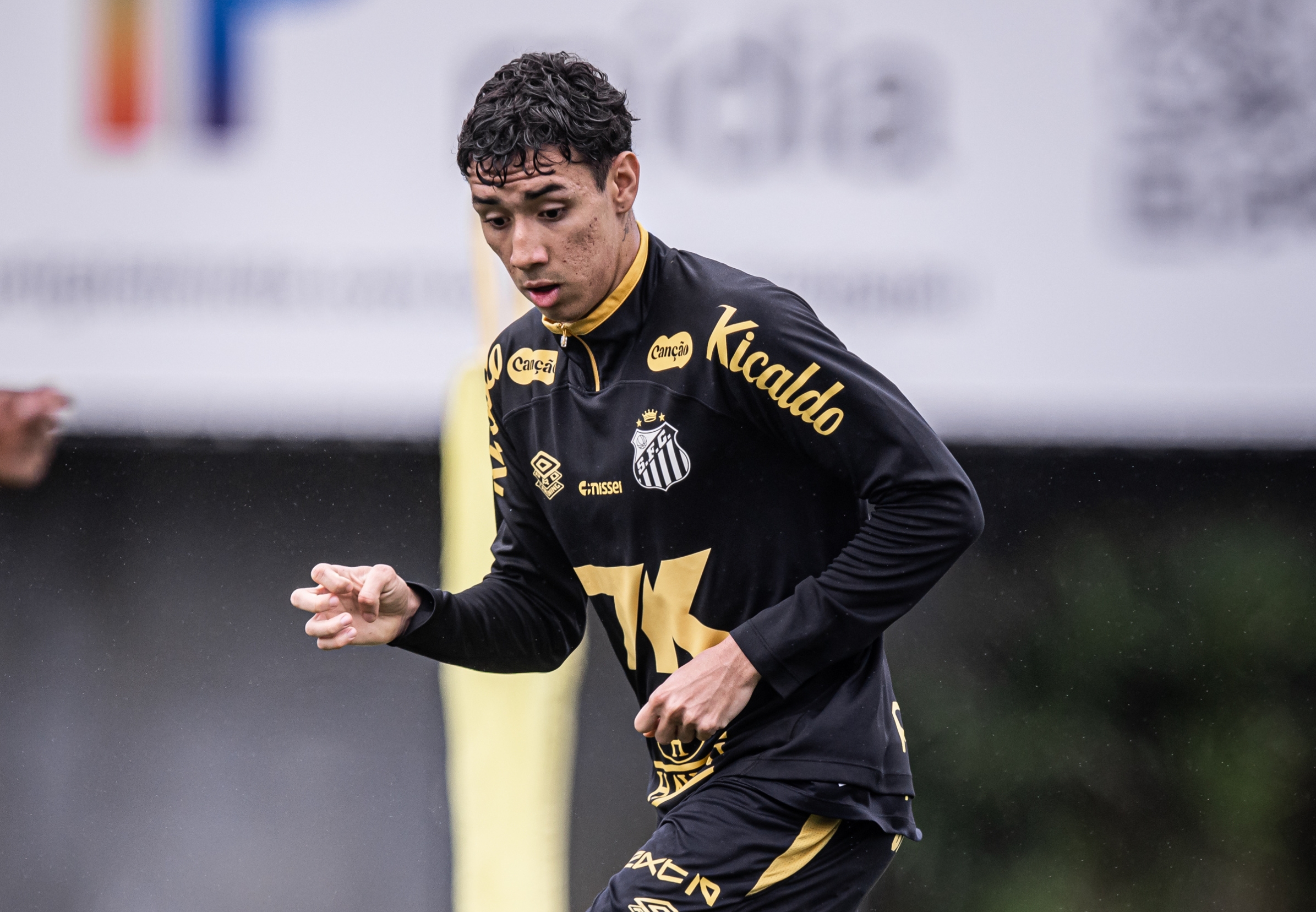 imagem da materia: Bontempo treina focado para voltar à campo no clássico