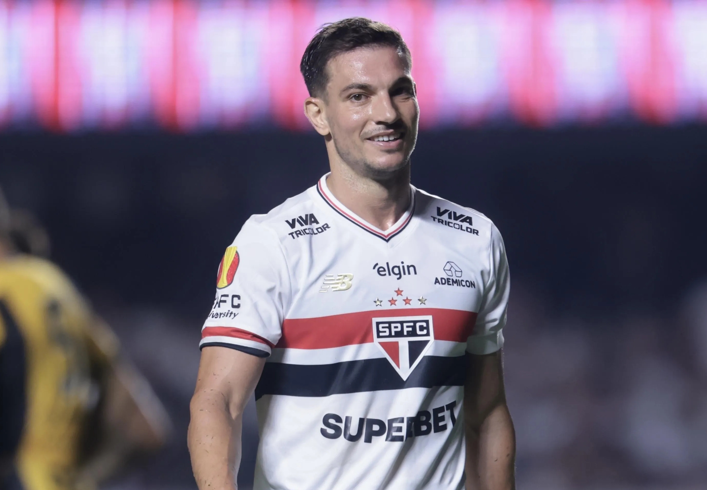 imagem da materia: Cédric pode desfalcar o São Paulo mais uma vez