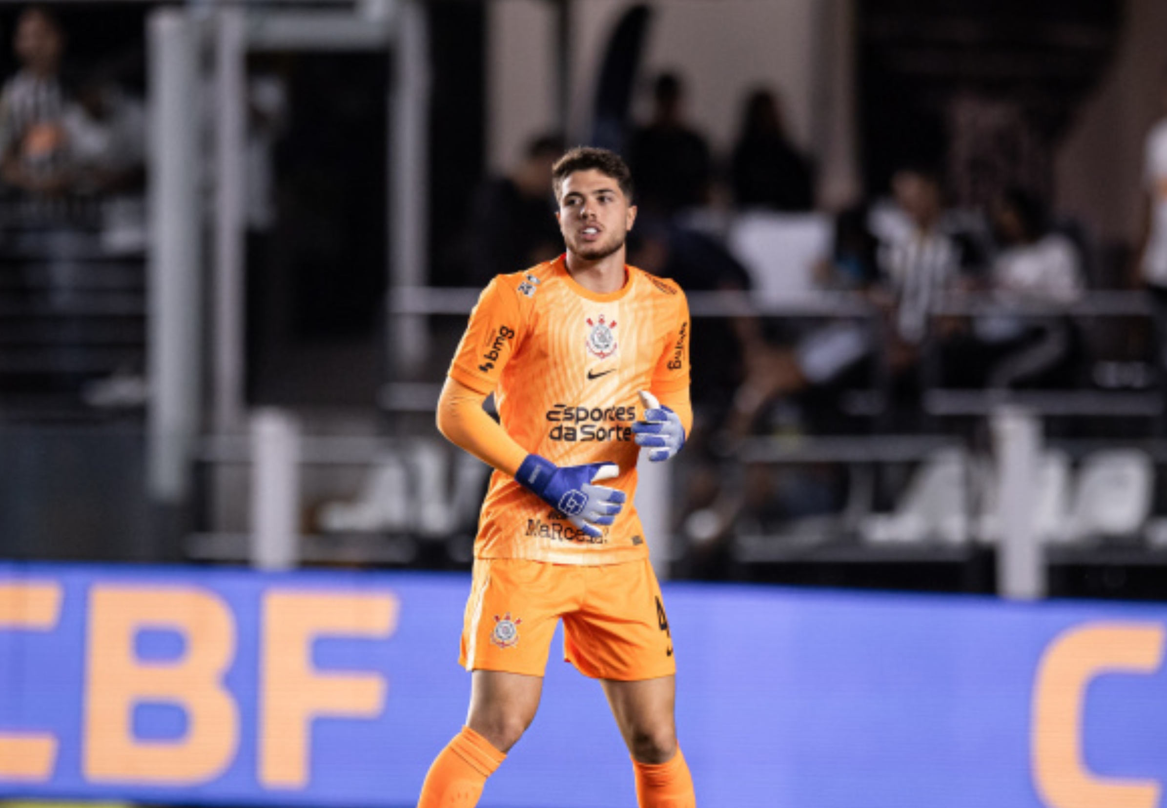 imagem da materia: Corinthians terá Felipe Longo no gol contra Vitória