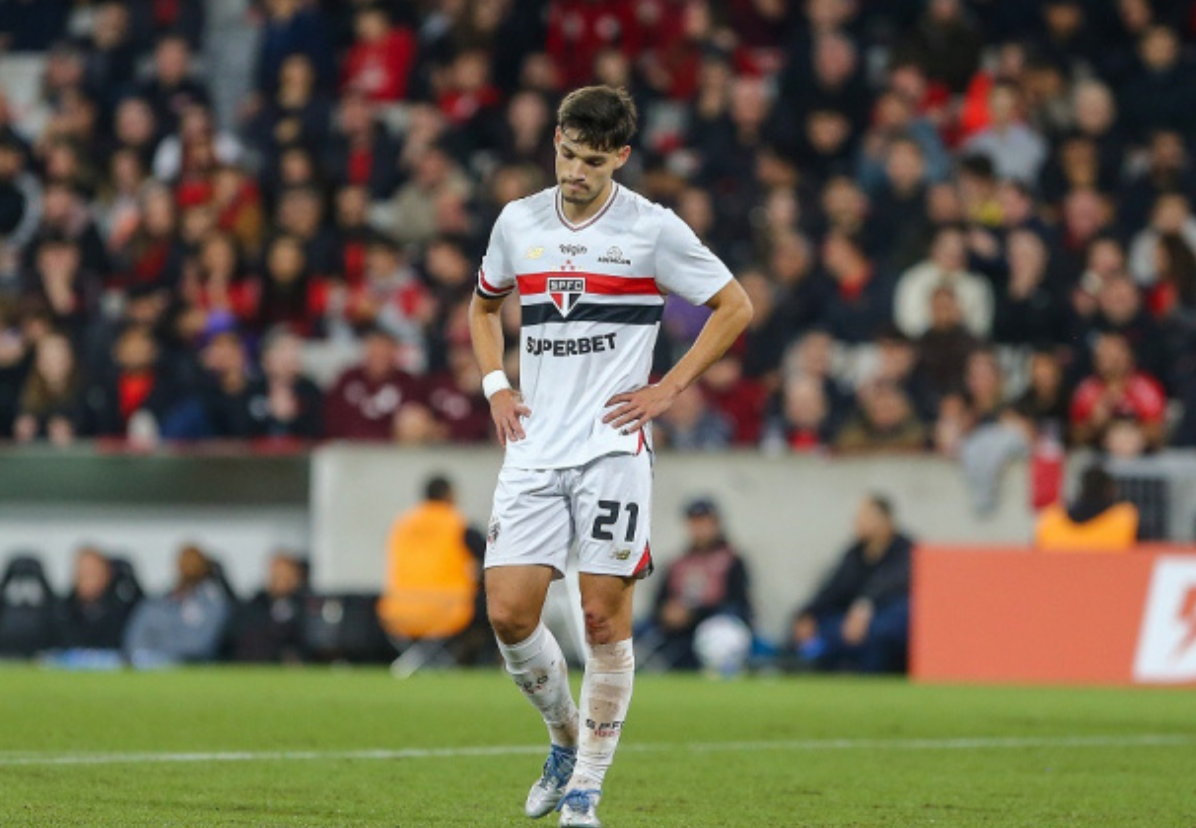 imagem da materia: Bobadilla consolida espaço e cresce com Crespo