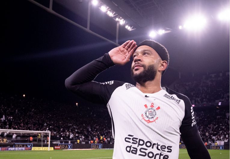 imagem da materia: Depay é convocado, mas não deve desfalcar Corinthians