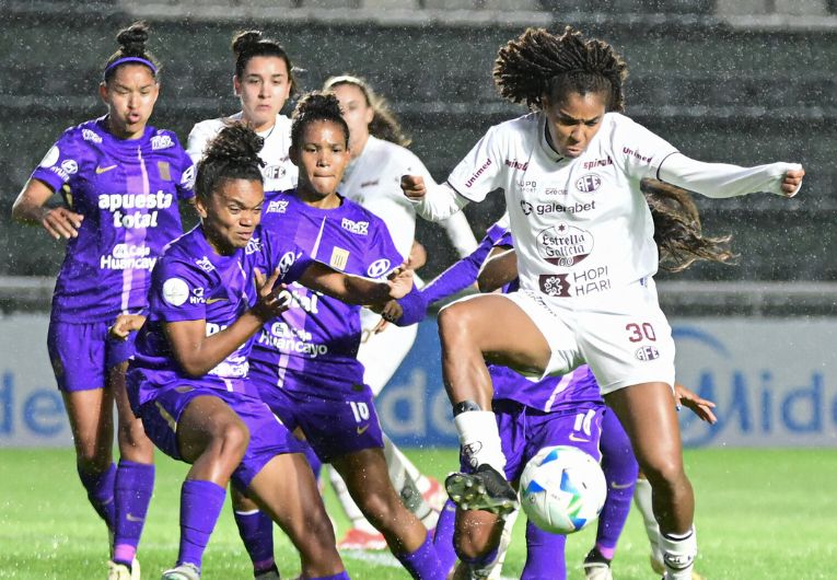 imagem da materia: Ferroviária vence Alianza e segue bem na Libertadores FEM