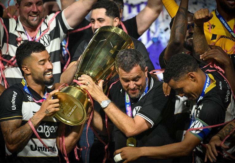 imagem da materia: Presidente do XV exalta reformulação no clube e vaga na Série D