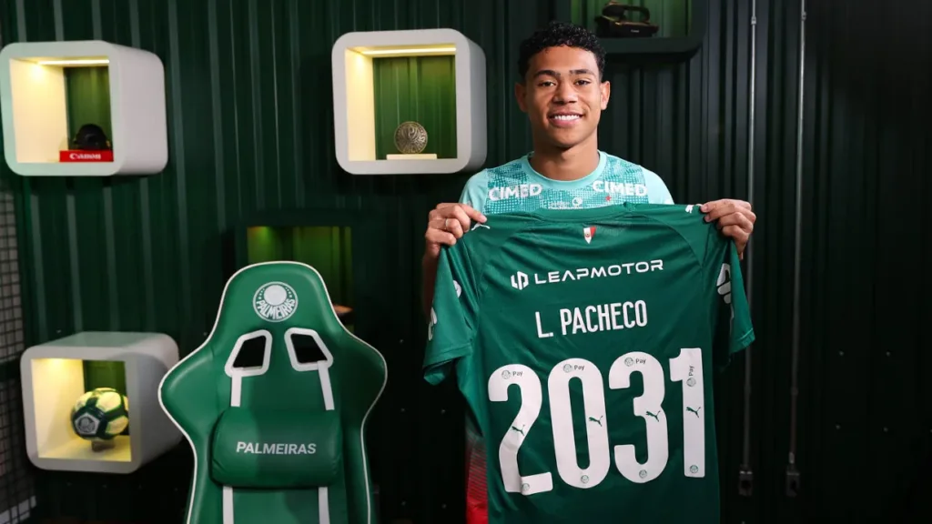 Luis Pacheco renova contrato com o Palmeiras até 2031