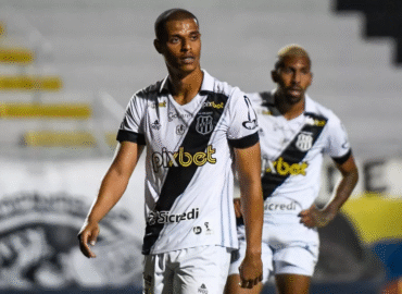 Ponte Preta decide não renovar com Lucas Cândido