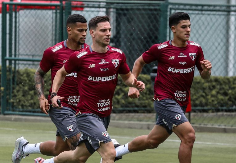 imagem da materia: São Paulo se reapresenta após goleada sofrida para o Fluminense