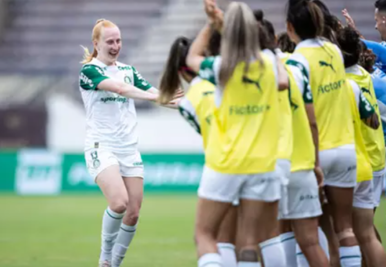 imagem da materia: Palmeiras vence Ferroviária e garante vantagem na semifinal