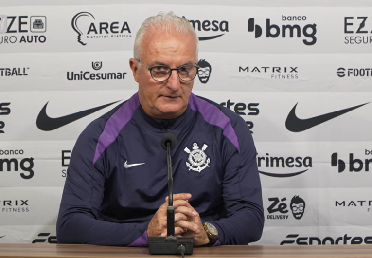 imagem da materia: Dorival admite falhas da equipe após derrota para Cruzeiro