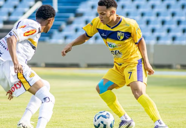 imagem da materia: Novorizontino cai para IAPE e fica fora da final da Copa do Brasil
