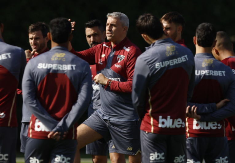 imagem da materia: São Paulo deve passar por reformulação no elenco para 2026