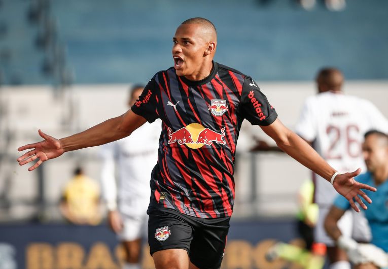 imagem da materia: Zenit, da Rússia, quer a contratação de Jhon Jhon