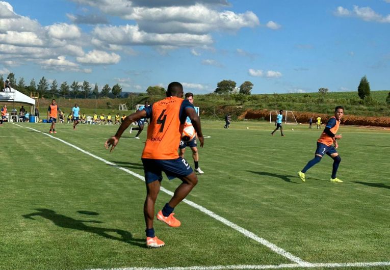 imagem da materia: Água Santa realiza jogo-treino entre profissional e Sub-20