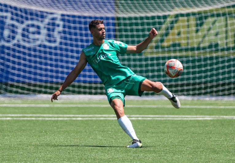 imagem da materia: Lateral-esquerdo Arthur projeta Copinha do Palmeiras