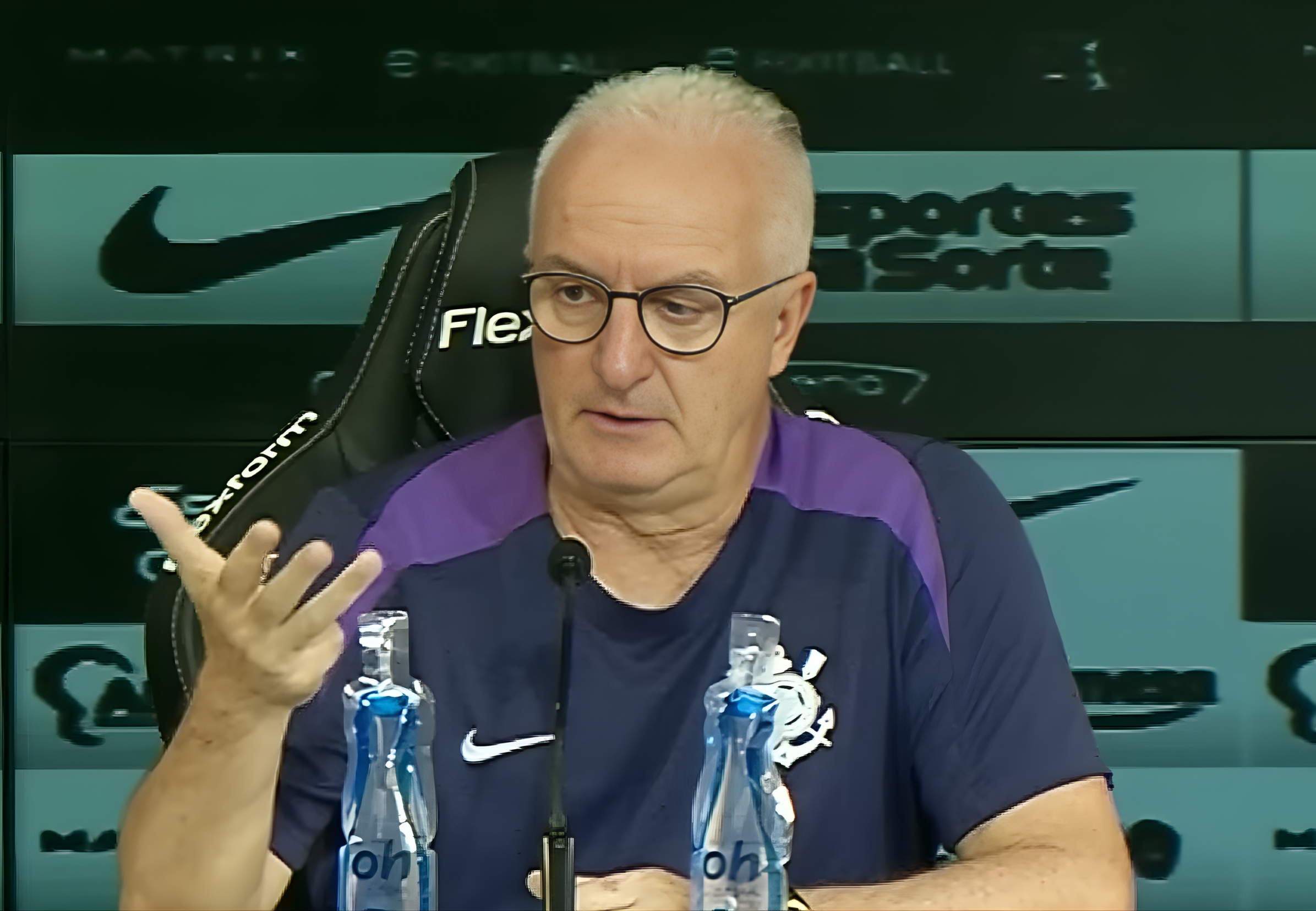 imagem da materia: Dorival explica ausência e situação de jogadores